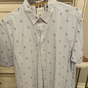 4 men’s beach shirts